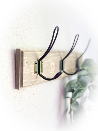Farmhouse Wood Coat Rack for Entryway/Mudroom with Decorative Edge Made from Solid Wood